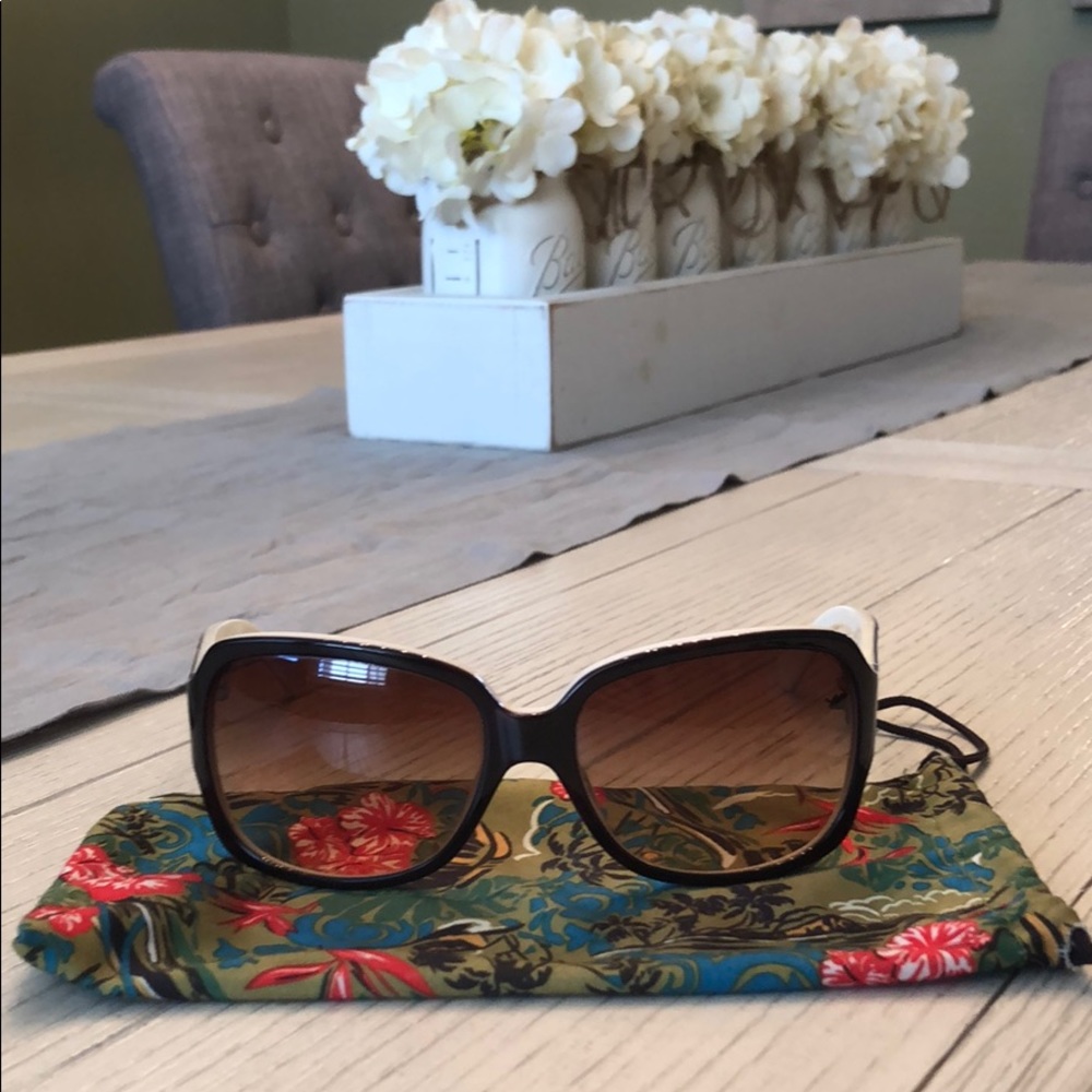 Coach “Tasha” Sunglasses 😎